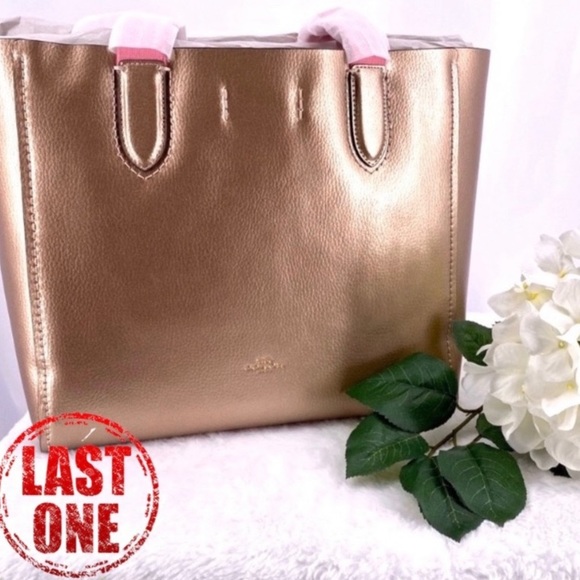 ❌SOLD ELSEWHERE ❌ Coach Rose Leather Derby - Picture 2 of 8